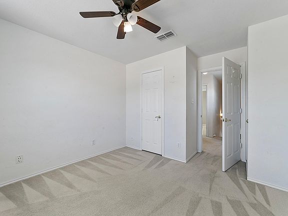 4th image of 1852 Carver Dr