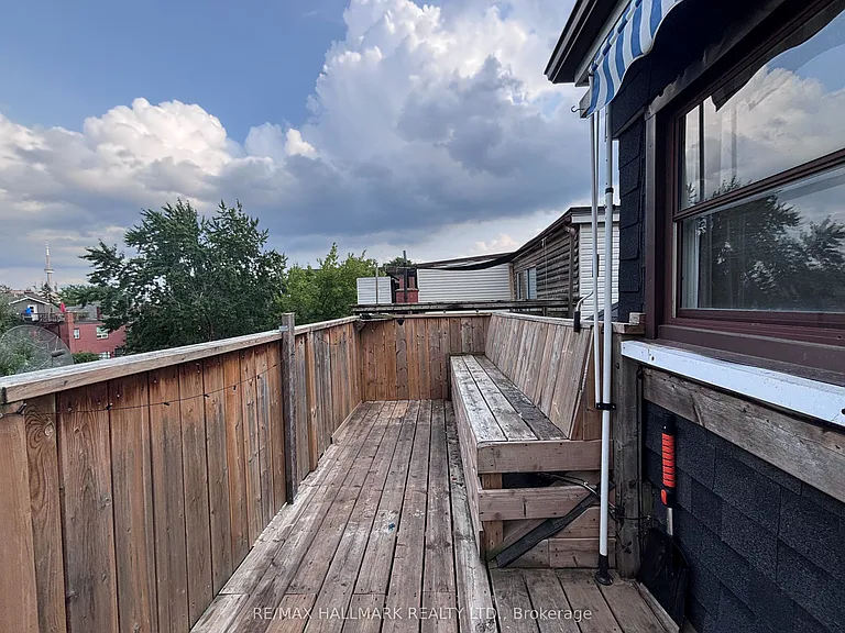 27 Delaware Ave #LOFT — Photo 16