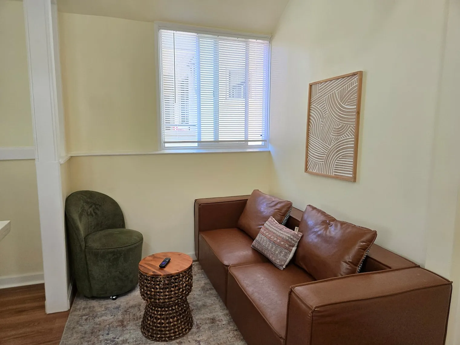 5 bed, 3.0 bath, $11,951 — Photo 2