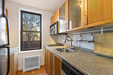 Sold by Thomas Lipovetsky, LREB