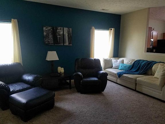 4th image of 300 Bluegrass Dr