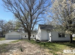 345 N Maple St, Du Quoin, IL 62832