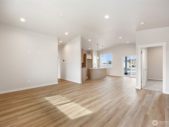 5th image of 605 Dorsing Street