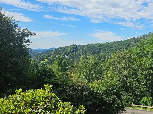 600 Mountain Glen, Newland, NC 28657