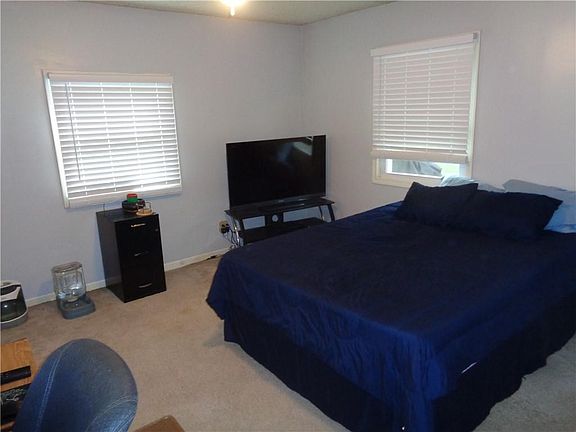 5th image of 820 Ley St