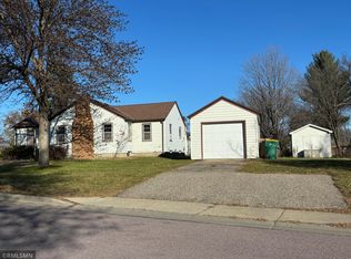 102 N Park Ln, Le Sueur, MN 56058