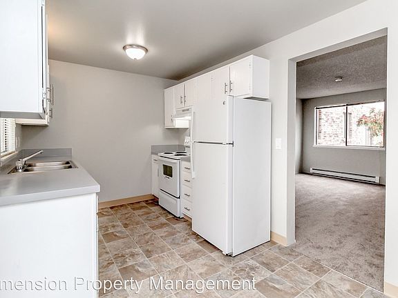 2nd image of 305 Pattison St NE APT 4