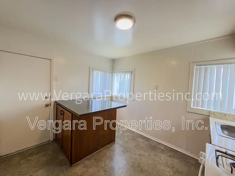 13505 S Mariposa Ave #REAR HOUSE — Photo 7