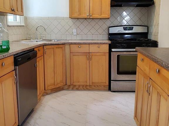 4th image of 3747 Cortez Dr