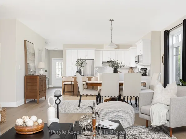 14 Charles Morley Blvd, Huntsville, ON P1H 0G5