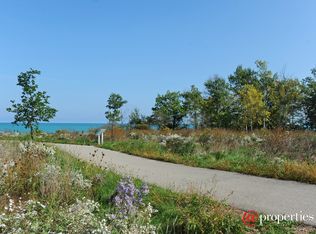 130 Walker Ave, Highland Park, IL 60035