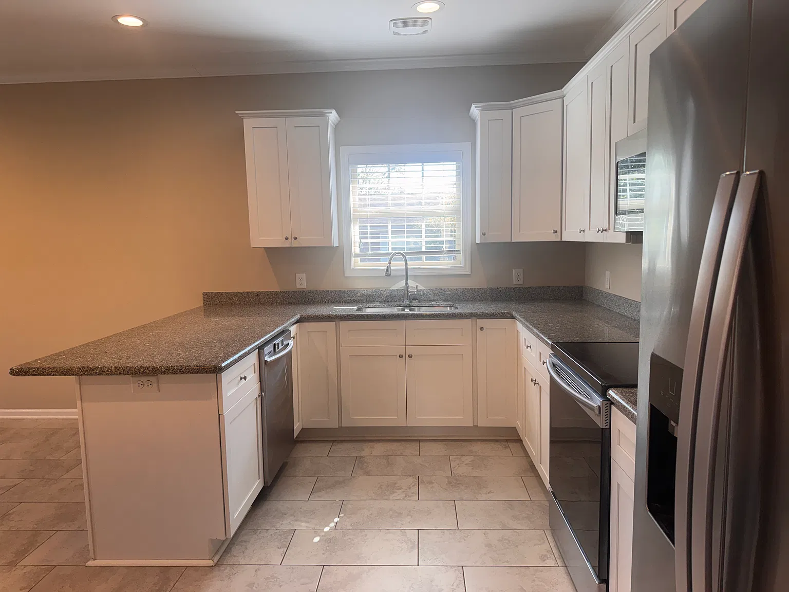 3 bed, 1563 sqft, $2,000 — Photo 4