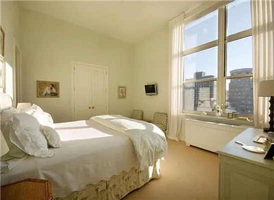 Sold by Warburg | media 11
