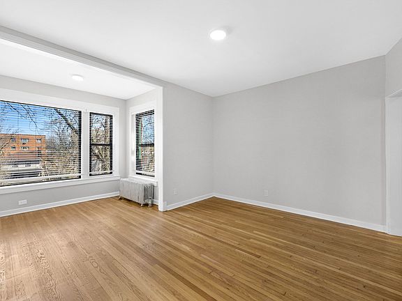 2nd image of 2826 E 76th Pl APT 3D