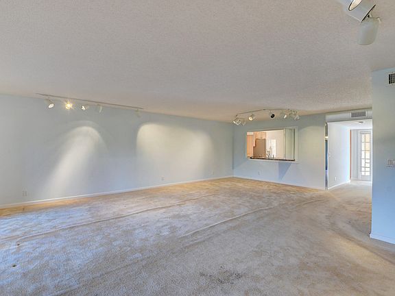 5th image of 6428 Aspen Glen Cir #102