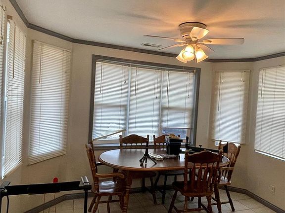 3rd image of 1203 E Lake Dr