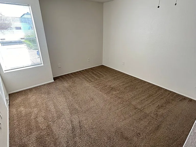 600 Emory St — Photo 18