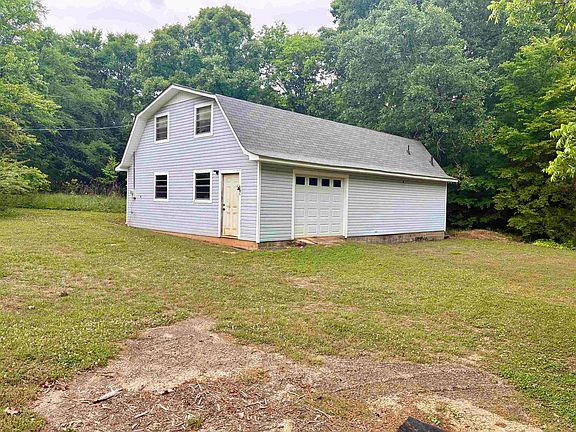4th image of 145 Indian Ln
