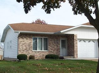 526 2nd St, Randolph, WI 53956