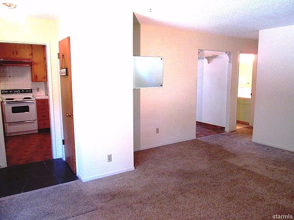 5th image of 787 Michael Dr