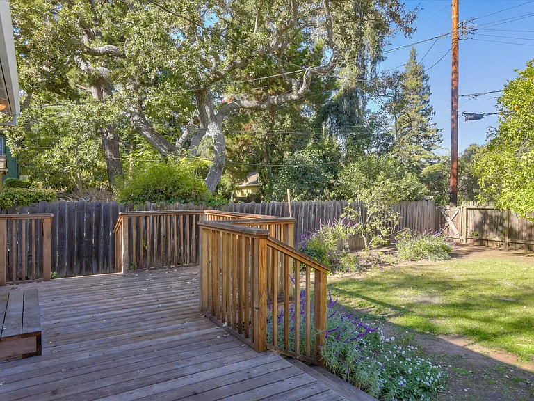 415 Bay Rd — Photo 33