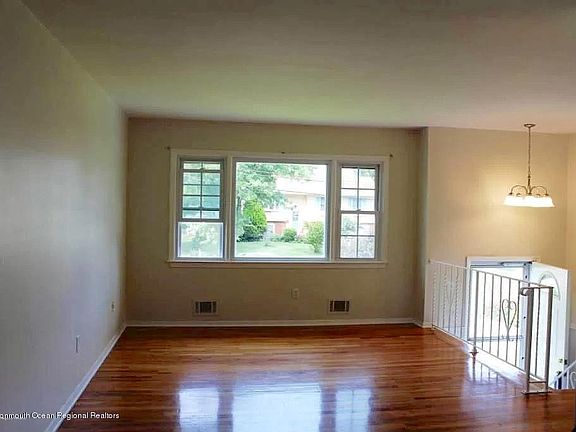 2nd image of 1465 Nevada Dr