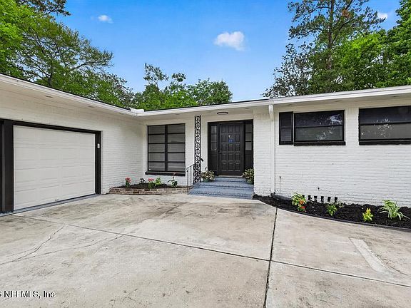 3rd image of 2911 CADIZ Avenue