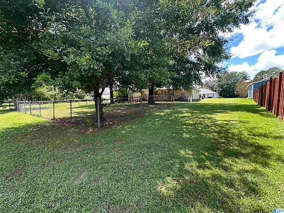 4th image of 173 Meadow Wood Ln