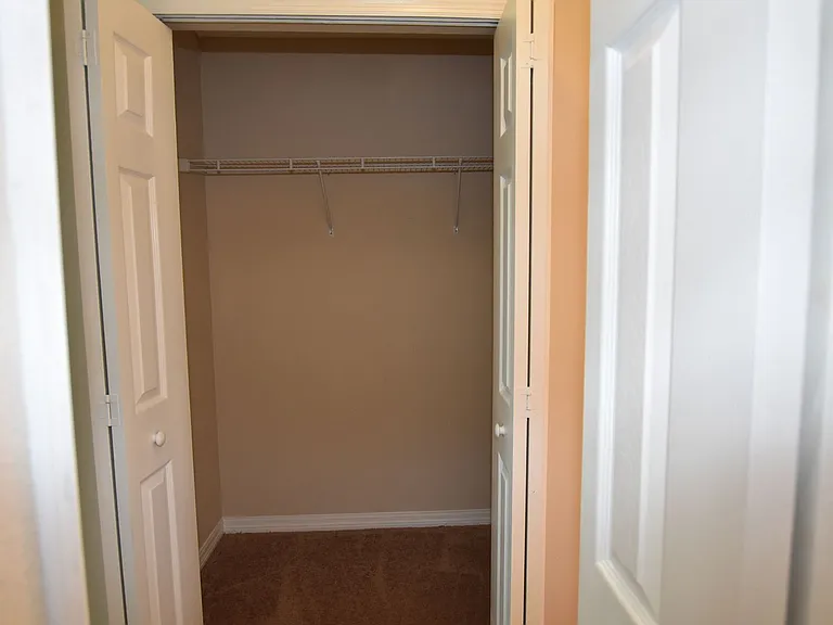 527 Bristol Cir — Photo 19