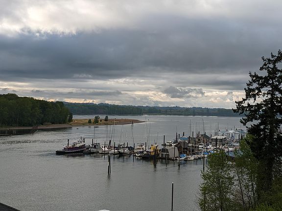 Beautiful parks to explore, mind blowing views!