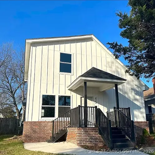 422 S Park St Photo 1