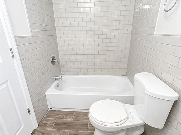3rd image of 296 N Clinton St #2