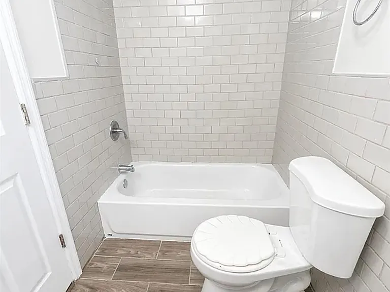 296 N Clinton St #2 — Photo 3