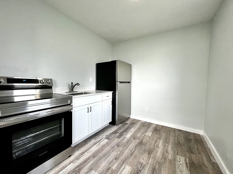 801 NW 7th Ave #1 — Photo 5