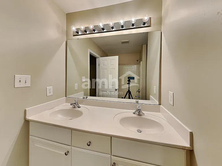 1414 Southgate Dr — Photo 12