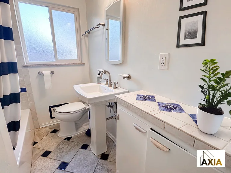 2479 S Corona St — Photo 6