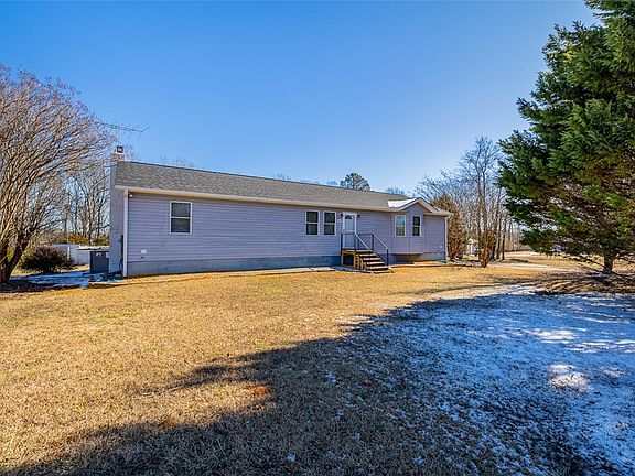 5th image of 105 Canfield Rd