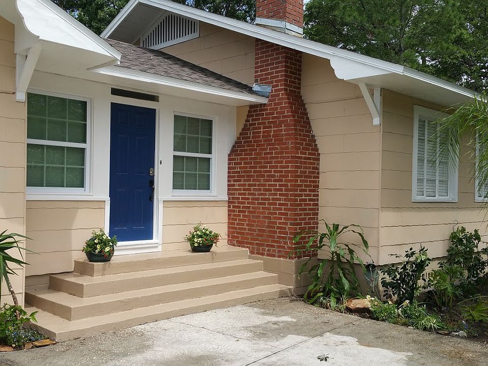 1st image of 709 W Country Club Dr