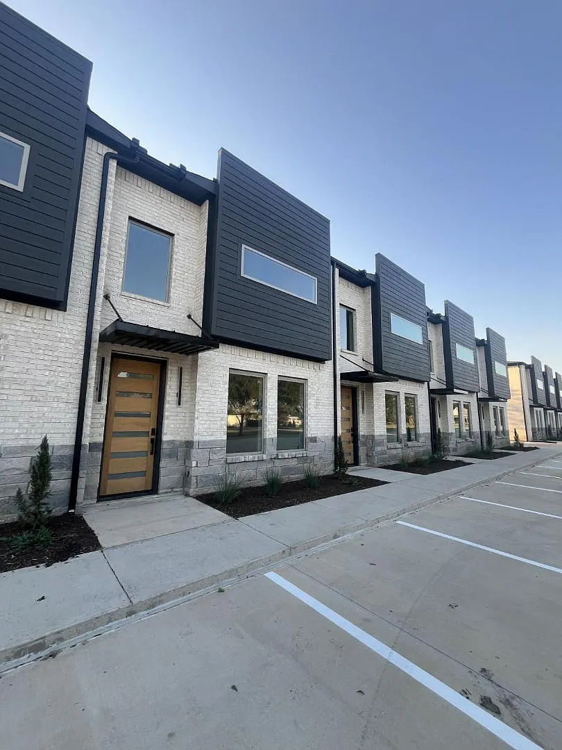 141 Post Oak Road - Unit 104 — Photo 1