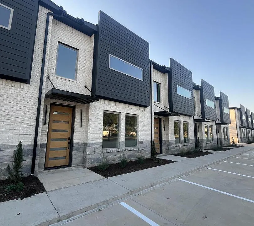 141 Post Oak Rd #104