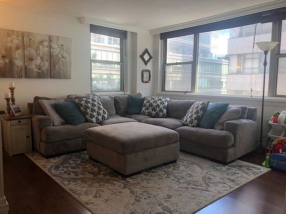 2nd image of 200 E 58th St APT 6D
