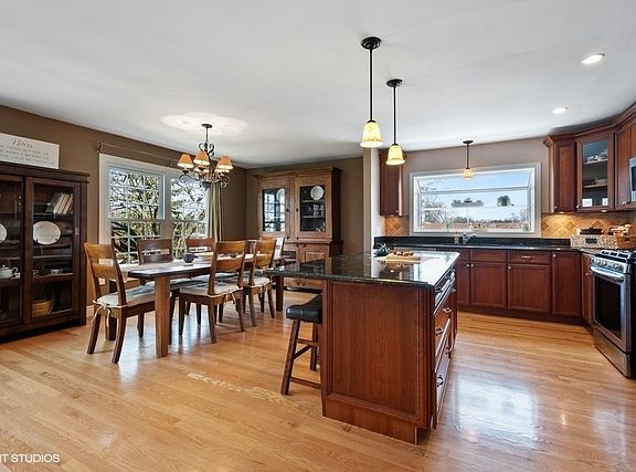 4th image of 1503 Bayview Dr