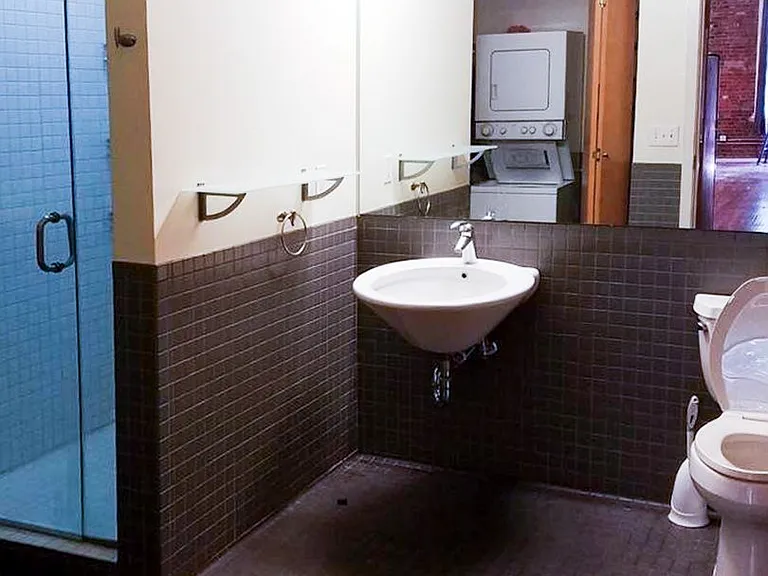 211 1st Ave S Apartments is located in the heart of Pioneer Square — Photo 21