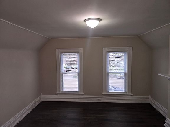 4th image of 130 Grand Ave #2