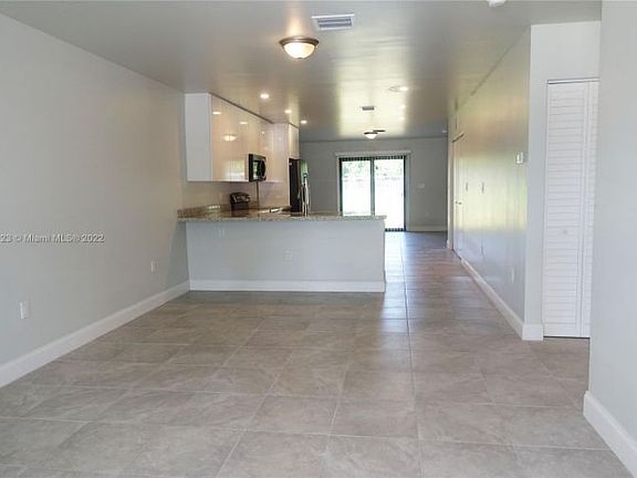 3rd image of 10139 W Hibiscus St #10139