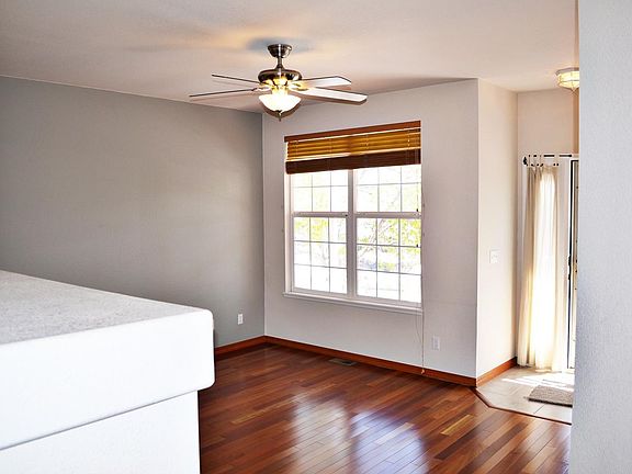 Ceiling fan, hardwood floors