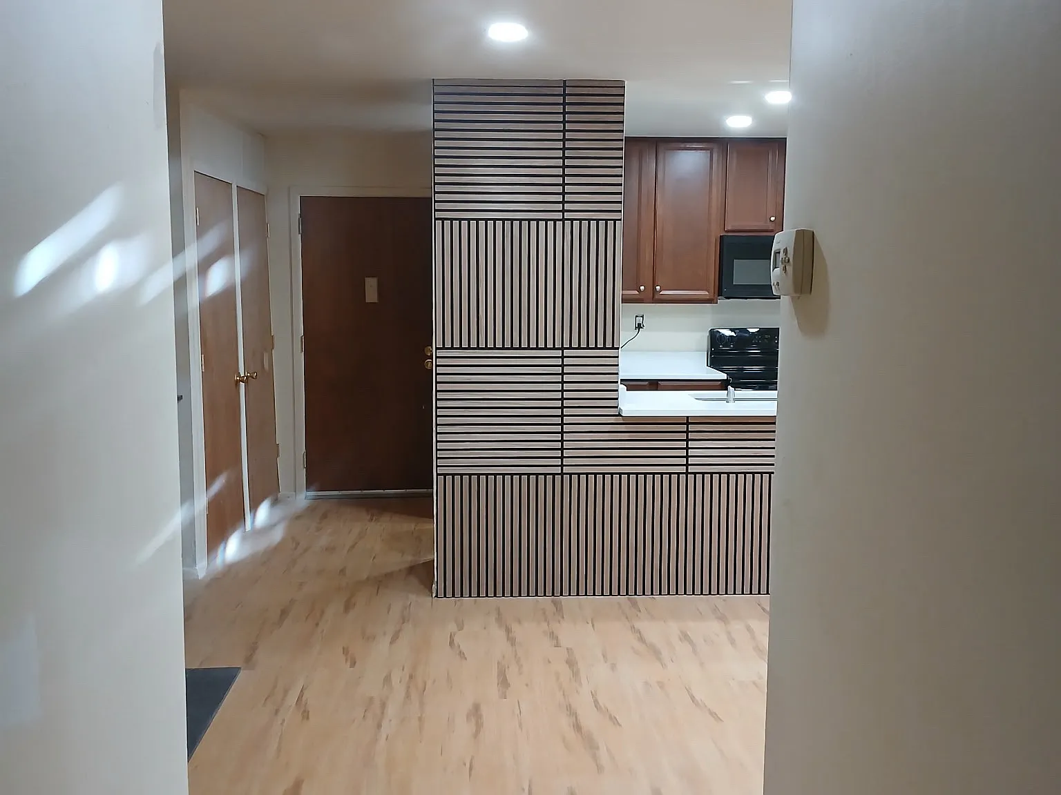 2 bed, 900 sqft, $1,900 — Photo 1