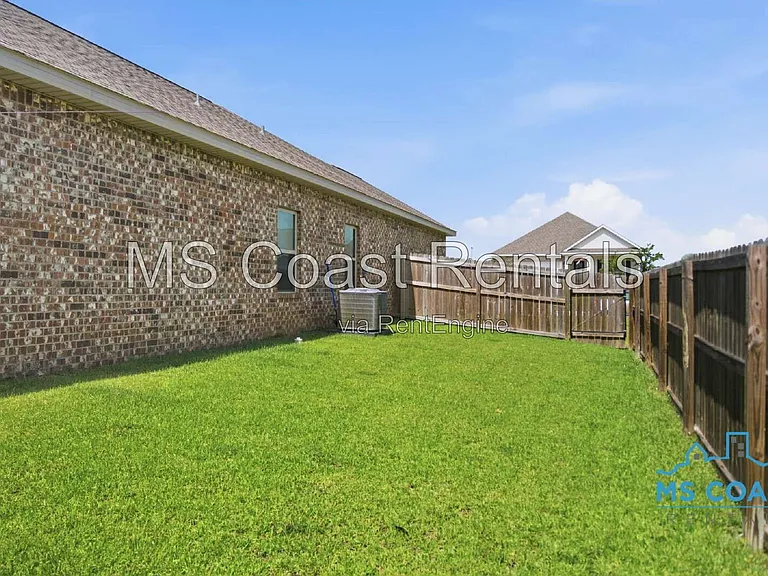 5543 Overland Dr — Photo 23