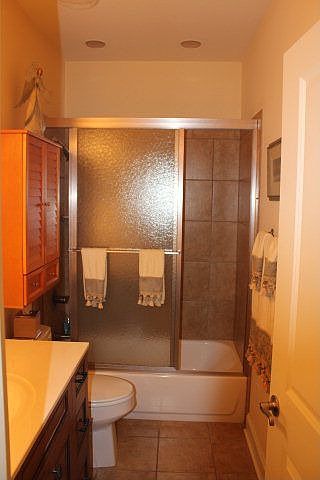 2nd bathroom