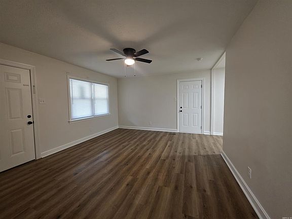 4th image of 4423 West Dr